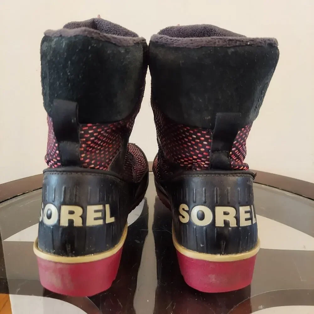 Sorel Women's US 7 Insulated All Weather Boots in Black & Pink